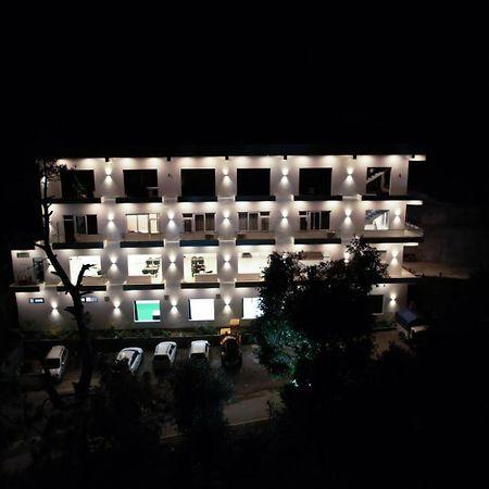 Hotel Candle Wood Csamba Kültér fotó
